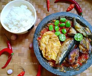 Fresh, Memasak Penyetan iwak PE sambel tomat trasi Paling Enak