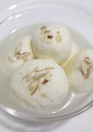 ছানার স্পঞ্জ রসগোল্লা 🙂 রেসিপির প্রধান ছবি