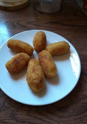 Foto principal de Croquetas de cocido y jamón serrano en panificadora