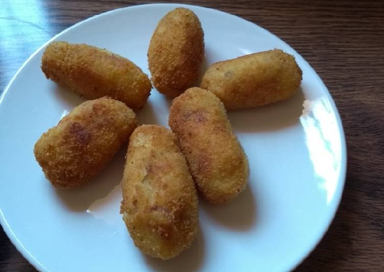 Croquetas de cocido y jamón serrano en panificadora