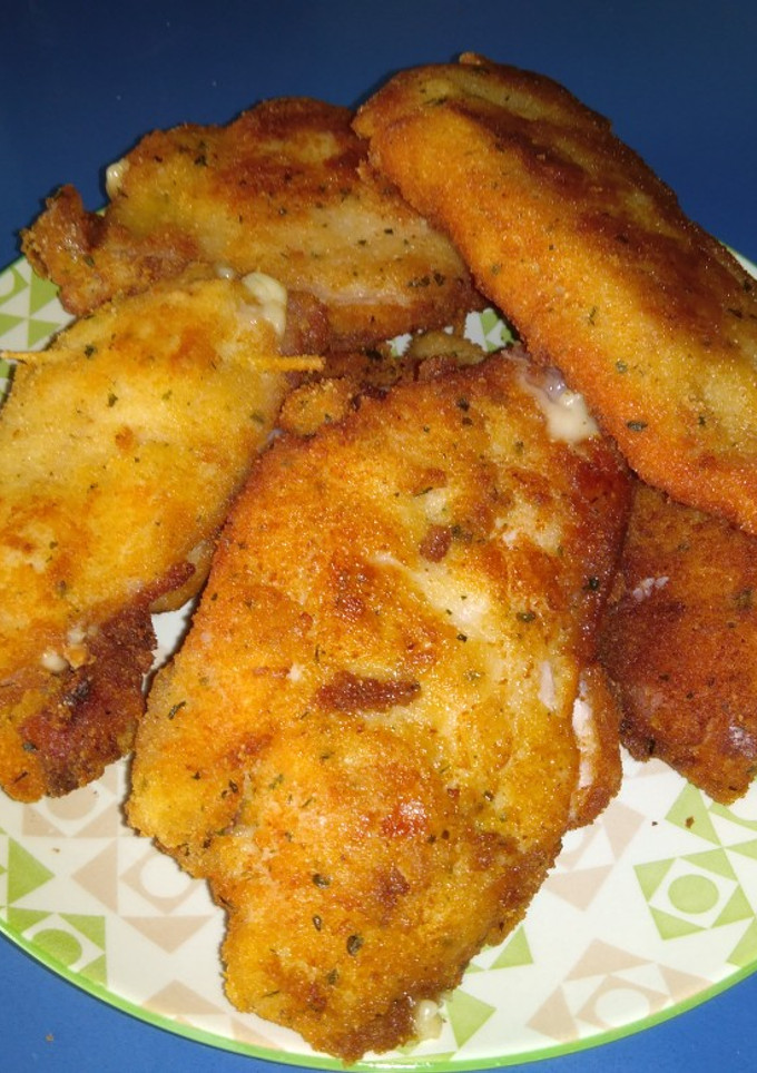 Una foto de Pechugas de pollo rellenas de jamón y queso