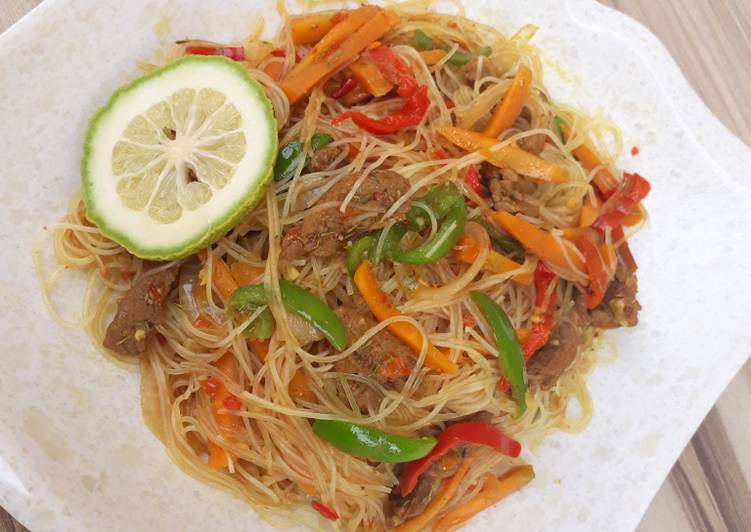 Recipe: Delicious Singapore noodles/ rice sticks