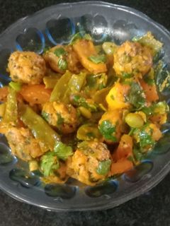 વાલોર મુઠીયા નું શાક (Valor Muthia Shak Recipe In Gujarati) રેસીપી મુખ્ય ફોટો