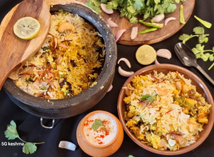 A picture of Hyderabadi Veg Dum Biryani.