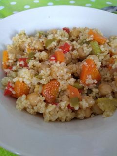 Una foto de Cuscús con verduras