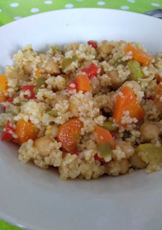 Una foto de Cuscús con verduras