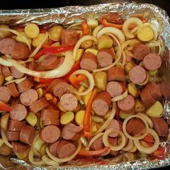 A picture of Sausage potato and onion.