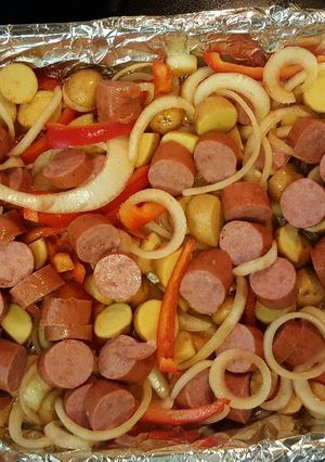 A picture of Sausage potato and onion.