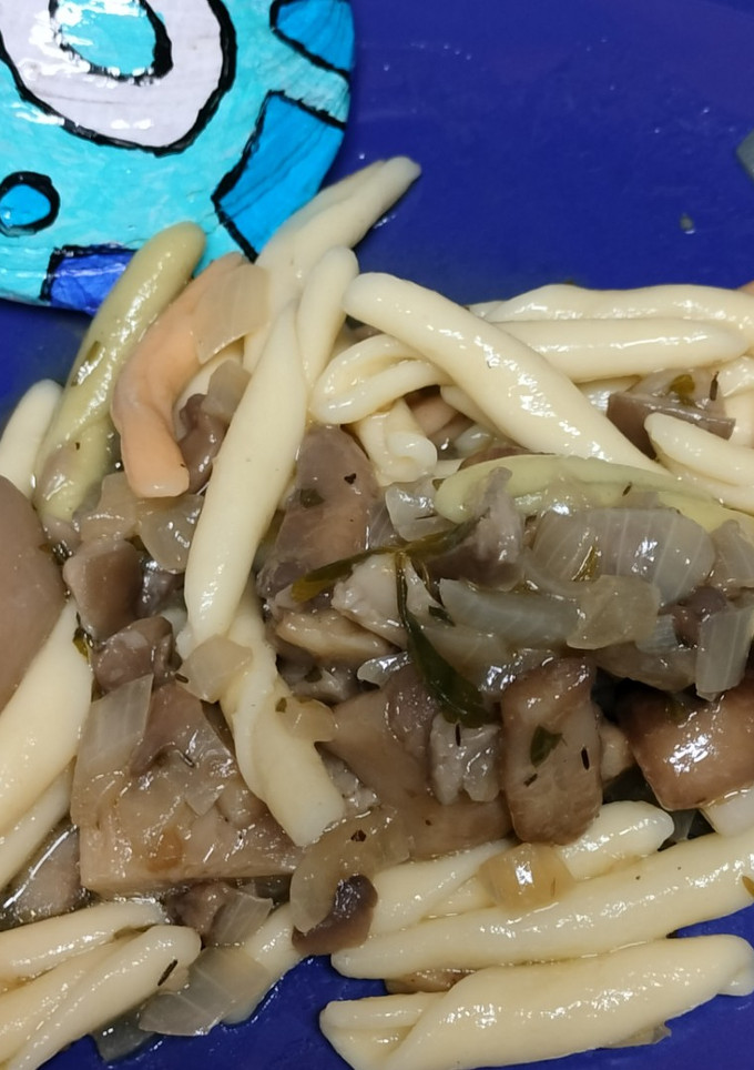 Una foto de Pasta con setas al limón