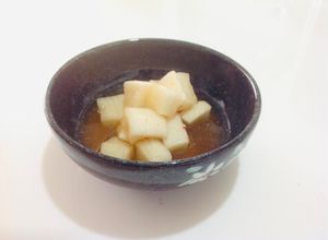 Una foto de Kimchi de rábano cortado en dados Kkakdugi칵테키🇺🇾🇯🇵🇰🇷🇰🇵カクテキ