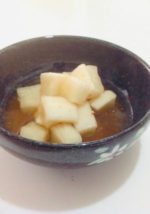 Una foto de Kimchi de rábano cortado en dados Kkakdugi칵테키🇺🇾🇯🇵🇰🇷🇰🇵カクテキ