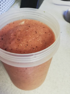A picture of Breakfast: fruit medely + oats smoothie.