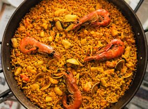Foto principal de Arroz con gambones en paella