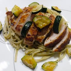 A picture of Creamy Walnut Pesto Linguine with Chicken and Zucchini.