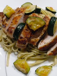 A picture of Creamy Walnut Pesto Linguine with Chicken and Zucchini.
