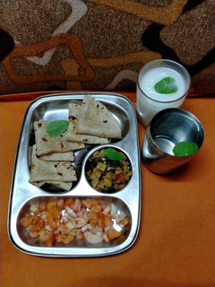 પરવળનું શાક(parval nu saak in Gujarati) રેસીપી મુખ્ય ફોટો