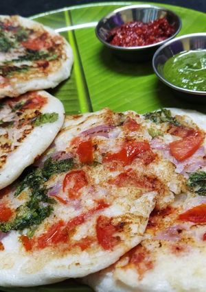 A picture of Veg uttapam.