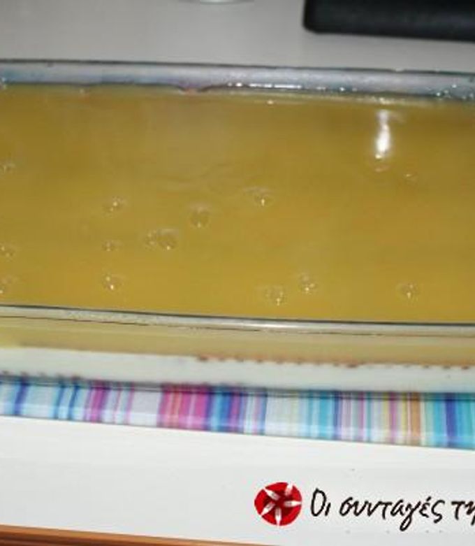 A picture of Fridge dessert with orange juice.