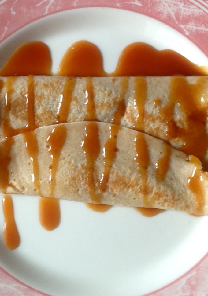 Una foto de Crepes de espelta con caramelo tipo toffe