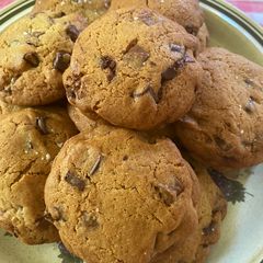 A picture of Really good chocolate chip cookies.