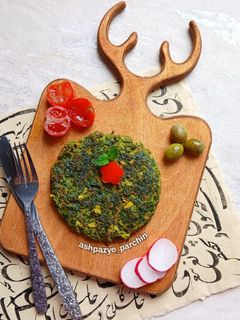 عکسی از دستور کوکو برگ کرفس با سفیده تخم مرغ 🌸