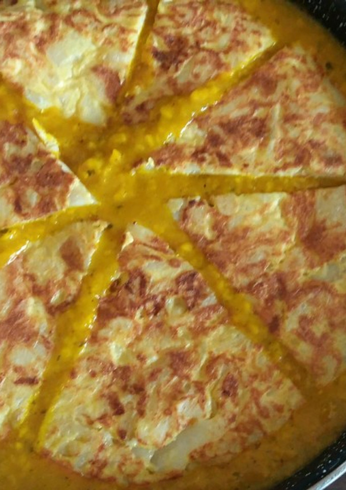 Una foto de Tortilla de patatas guisada😋