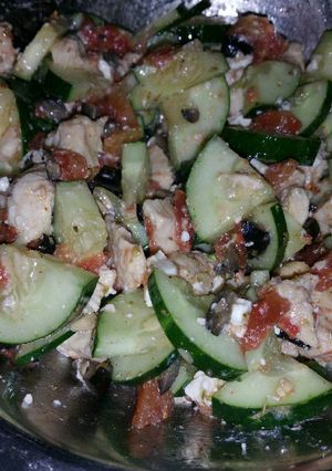 A picture of Greek-style Chicken Wraps.