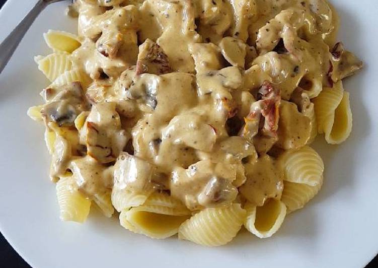 Step-by-Step Guide to Make Quick Sundried tomato chicken mushroom pasta