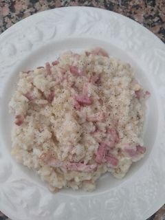 Una foto de Arroz a la carbonara