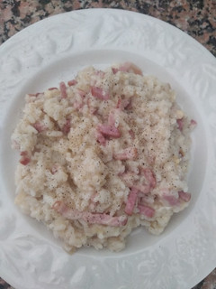 Una foto de Arroz a la carbonara