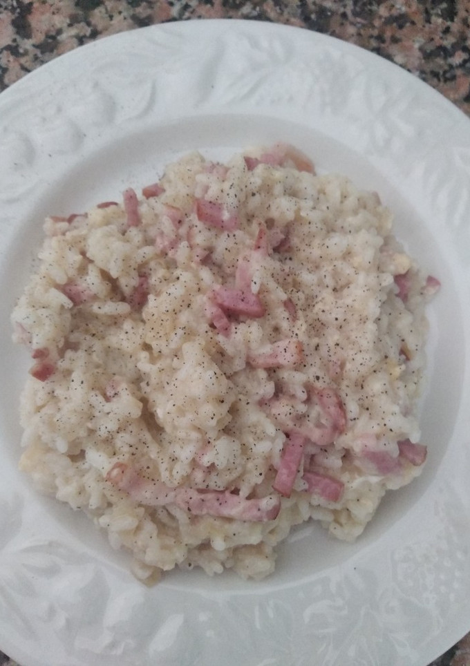 Una foto de Arroz a la carbonara