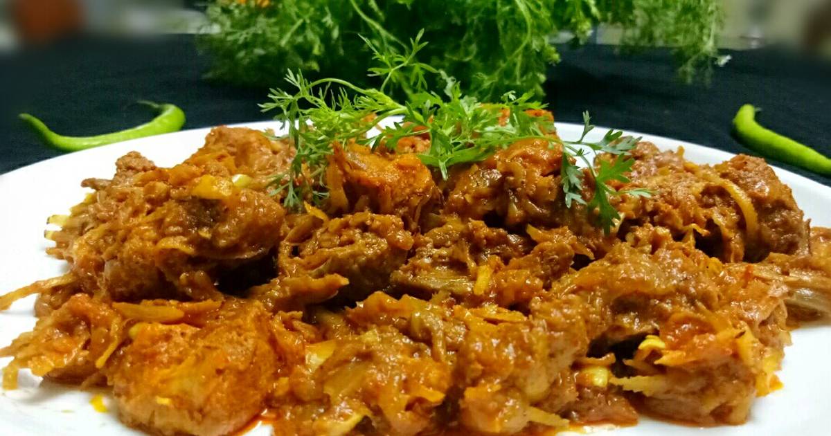 Dry coconut chicken sukkha Recipe by Rupali Kolvekar Cookpad