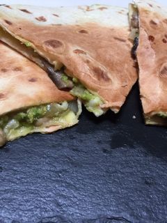 Una foto de Quesadillas de champiñones con guacamole