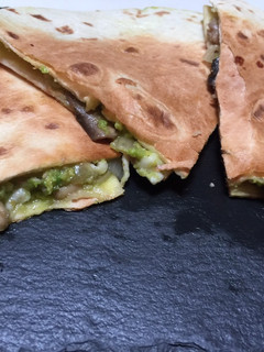 Una foto de Quesadillas de champiñones con guacamole