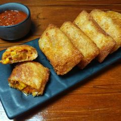 A picture of Bread Pizza Pockets.
