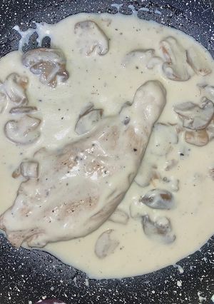 Une photo de Escalope de veau à la crème et champignons