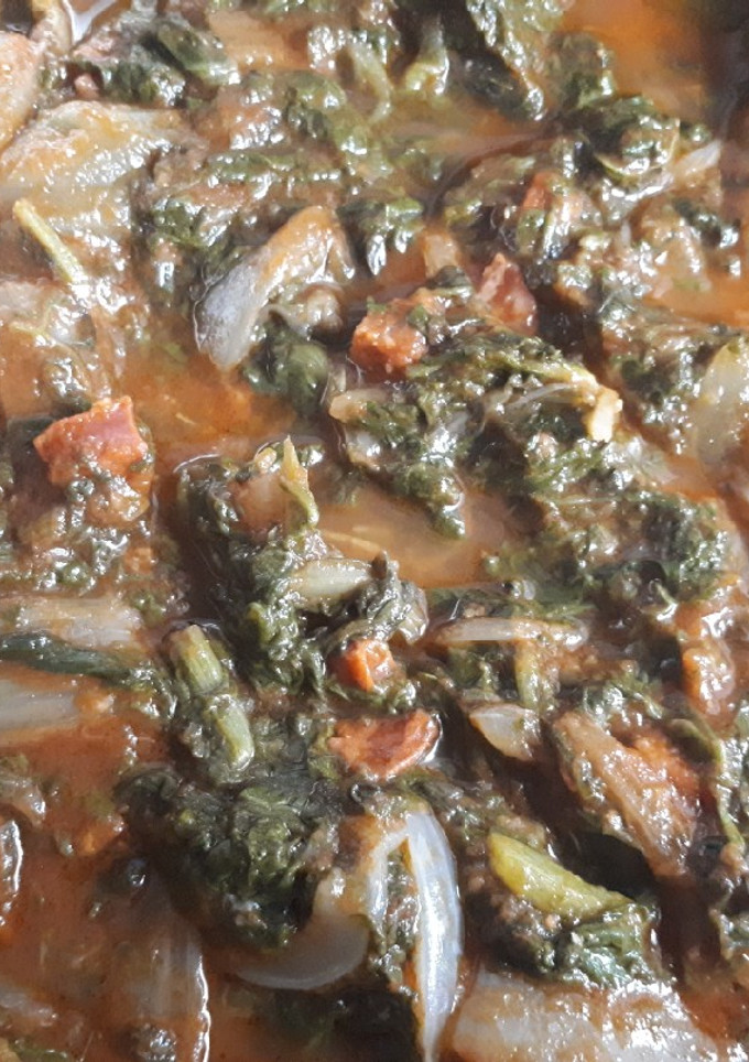 Una foto de Acelgas con chorizo y tomate