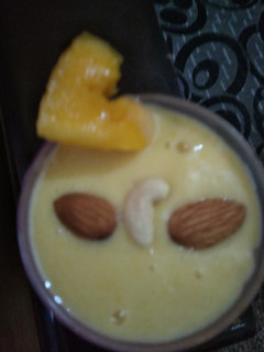 A picture of Mango shake.