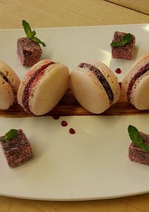 A picture of Macaroons.