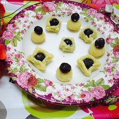 A picture of Coconut dates bite.