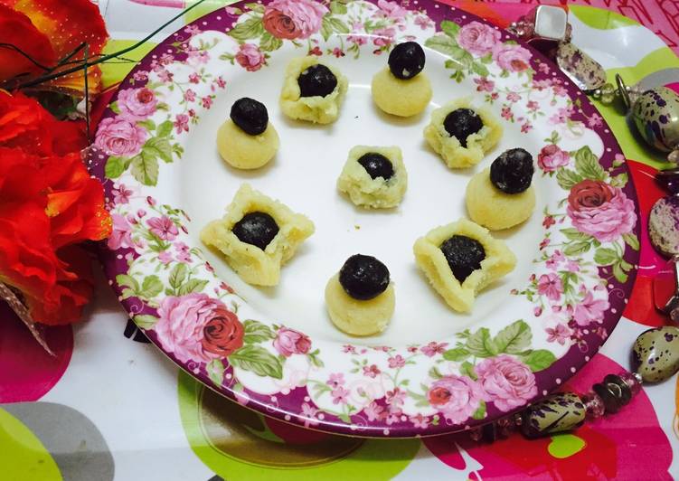 Recipe of Any-night-of-the-week Coconut dates bite Cooking Basics for Beginners