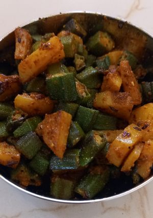 ભીંડા બટાકા નું શાક (Bhinda Bataka Shak Recipe In Gujarati) રેસીપી મુખ્ય ફોટો