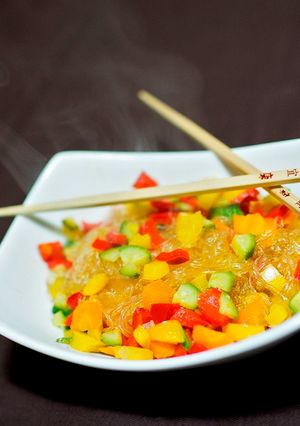 Foto di Vermicelli di soia con verdure