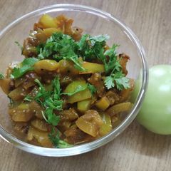 A picture of Raw tomato bhaji.
