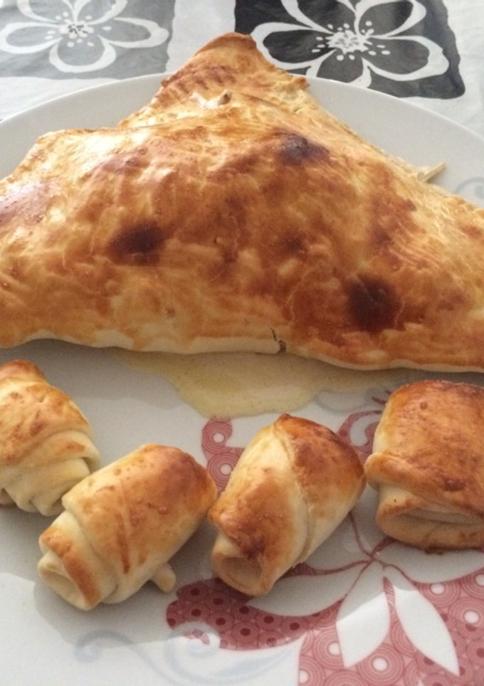 Una foto de Empanada de pollo y brotes de soja