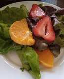 Ensalada de lechuga y frutas cítricas