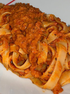 Foto di Tagliatelle con pesto di pomodori secchi