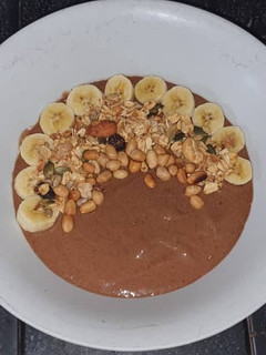 A picture of Chocolate Peanut Butter Smoothie Bowl.