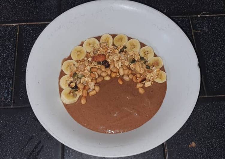 How to  Chocolate Peanut Butter Smoothie Bowl