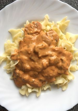 Gombapaprikás tésztával recept fotója